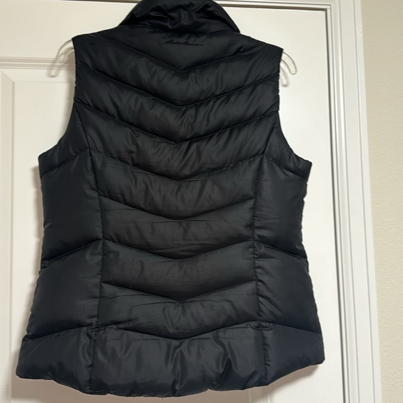 Gently used Eddie Bauer vest - Picture 4 of 4